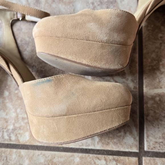 🔥🔥🔥SALE🔥🔥🔥Michael Kors Tan Suede Platform Sandals - Picture 5 of 6